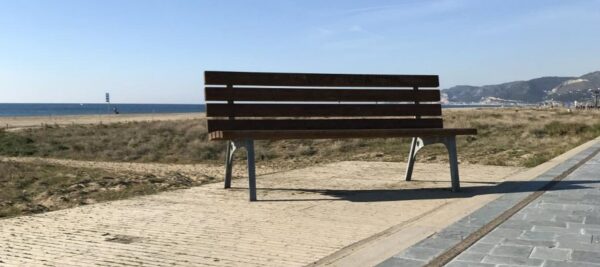 banco gigante de Castelldefels